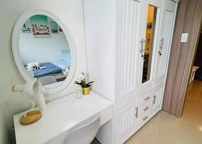 Erin's Place * Manila
